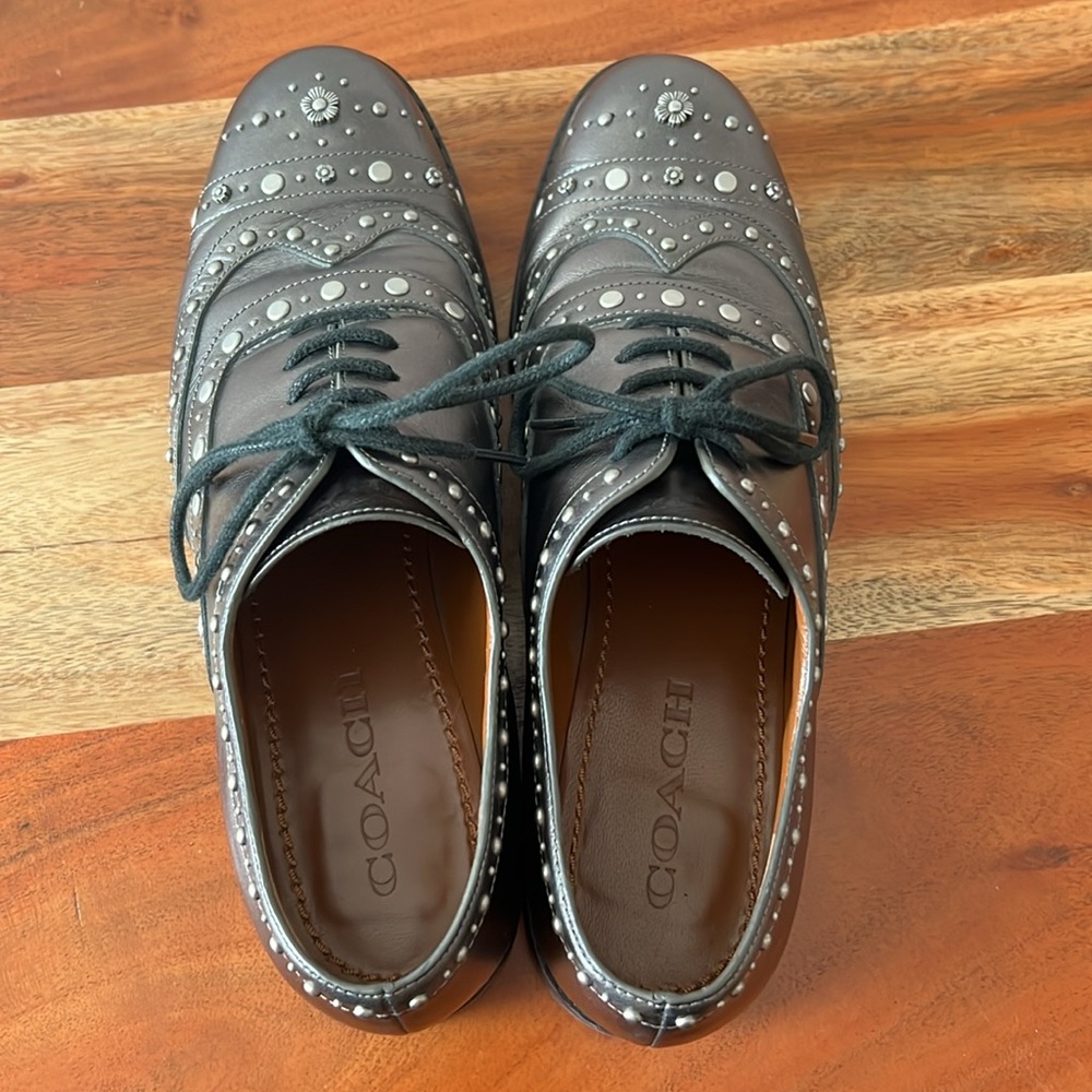 Coach Tegan Leather Oxford With Studs. Size 6.5. - Picture 3 of 13